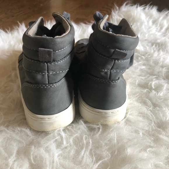 Old Navy sneaks🦊 - Picture 2 of 6